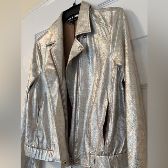 Gold jacket - Picture 8 of 10